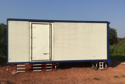 ตู้10 ล้อ 3บาน สวยๆยาว 6.5 เมตรกว้าง2.5ม สูง2.5ม ครัทชีกว้าง 87 ซ.ม สวยพร้อมใช้งาน ศุภากร 081-1903107,089-5367218 ตู้10 ล้อ 3บาน สวยๆยาว 6.5 เมตรกว้าง2.5ม สูง2.5ม ครัทชีกว้าง 87 ซ.ม สวยพร้อมใช้งาน ศุภากร 081-1903107,089-5367218