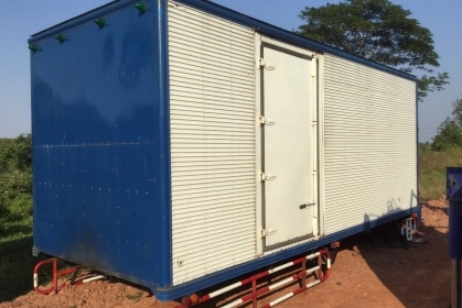 ตู้10 ล้อ 3บาน สวยๆยาว 6.5 เมตรกว้าง2.5ม สูง2.5ม ครัทชีกว้าง 87 ซ.ม สวยพร้อมใช้งาน ศุภากร 081-1903107,089-5367218