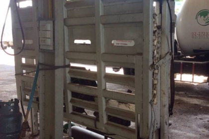 ลิฟต์ท้ายถอดลงออกจากรถHino สภาพสวย ขาย 38,000 บาท ศุภากร 081-1903107 ,089-5367218 ลิฟต์ท้ายถอดลงออกจากรถHino สภาพสวย ขาย 38,000 บาท ศุภากร 081-1903107 ,089-5367218