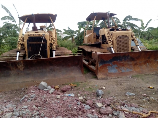 ขายครับ D-4-E ตีนเป้ด สภาพตามรูป ขายยก หรือแยก ก็ได้ครับ โซ่ ลอนเลอร์ ดีครับ แผ่นชำรุด ตามในรูปครับ