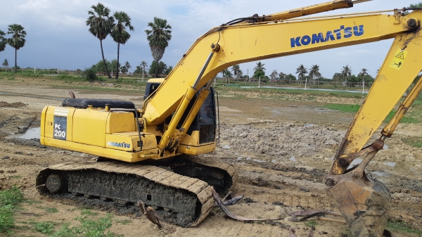 ขายPC200-7โคมัสุสุไฟฟ้าครบเอกสารเล่มทะเบียนรถมือเดียวป้ายแดง ขายPC200-7โคมัสุสุไฟฟ้าครบเอกสารเล่มทะเบียนรถมือเดียวป้ายแดง