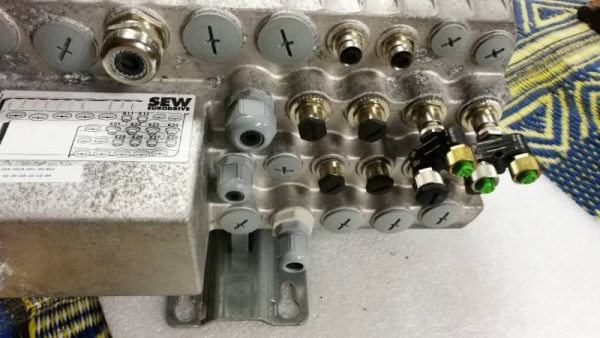 2,500 บ.ส่งถึงบ้านฟรีโทร 083-2000058 LINE ID: line832923 SEW EURODRIVE ชุดต่อควบคุมเครื่องจักรแบบครบ