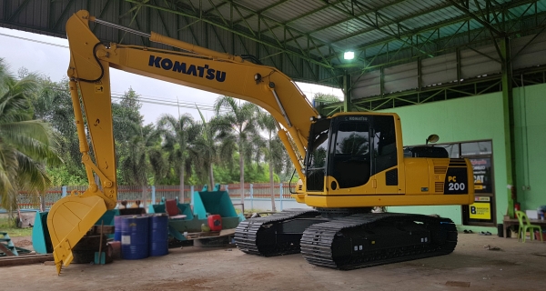 ขายรถแบคโฮ KOMATSU PC200-8MO ใช้งานเพียง 6 พันชั่วโมง (PM 7,000) สภาพนางฟ้า ทำงานสมบูรณ์ทุกระบบ