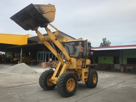 ขายรถตักKOMATSUรุ่น507นำเข้าญี่ปุ่นไม่เคยใช้งานในไทย เอวอ่อน  เครื่องดีเซล4สูบ สภาพดีพร้อมใช้งานขาย520000 081-8302909 จิรโรจน์ Line  :  jiraroj2909