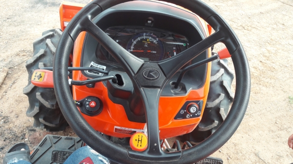 รถแทรกเตอร์มือสอง