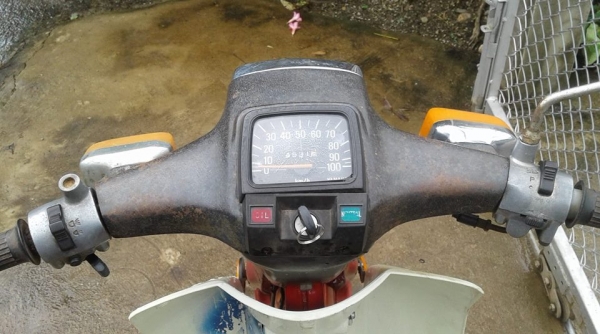 ขาย ยามาฮ่า Y80 เล่มพร้อมโอนภาษีขาดเครื่องดีไฟติดแตรดังสีเดิมโรงงานสียังสวย