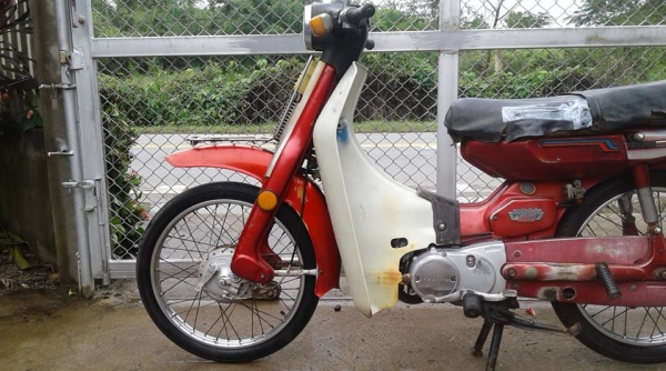 ขาย ยามาฮ่า Y80 เล่มพร้อมโอนภาษีขาดเครื่องดีไฟติดแตรดังสีเดิมโรงงานสียังสวย