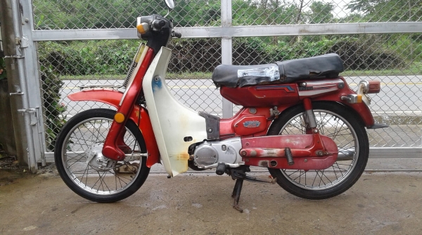 ขาย ยามาฮ่า Y80 เล่มพร้อมโอนภาษีขาดเครื่องดีไฟติดแตรดังสีเดิมโรงงานสียังสวย