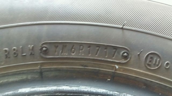 ขายยาง Dunlop 185 65 15 ปี 17