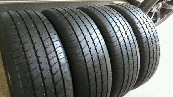 ขายยาง Dunlop 185 60 15 ปี 16-17 ขายยาง Dunlop 185 60 15 ปี 16-17