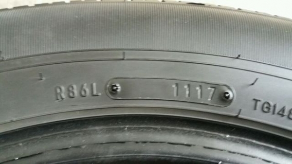 ขายยาง Dunlop 205 70 15 ปี 17
