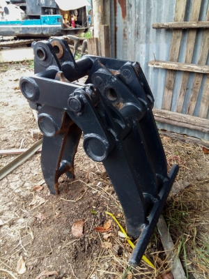 ขายปากคีบแบ็กโฮ สนใจติดต่อ 086-324-1992 086-775-7900