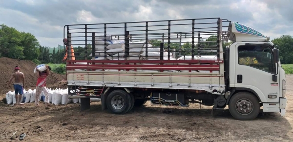 ขาย 6 ล้อ isuzu 150 NPR รถห้างเเท้ยาว 5 เมตร สภาพเดิมๆสวยๆพร้อมใช้งาน ขาย 6 ล้อ isuzu 150 NPR รถห้างเเท้ยาว 5 เมตร สภาพเดิมๆสวยๆพร้อมใช้งาน