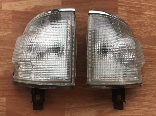 ไฟมุม isuzu mu แท้  iki japan ใส่ tfr cameo คู่ละ 800 บาท