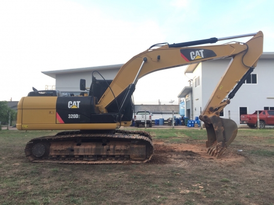 ขายดาวน์รถแบคโฮ CATERPILLAR 320D2 ทำงาน 2237ชั่วโมง สนใจโทร 081-970-1072