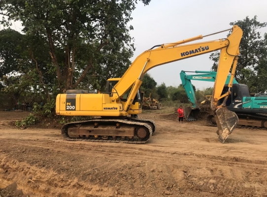 ขายด่วน!! KOMATSU PC200-7 สภาพสวยค่ะ ขายด่วน!! KOMATSU PC200-7 สภาพสวยค่ะ