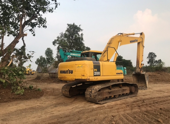 ขายด่วน!! KOMATSU PC200-7 สภาพสวยค่ะ ขายด่วน!! KOMATSU PC200-7 สภาพสวยค่ะ