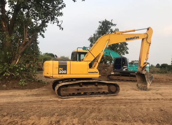 ขายด่วน!! KOMATSU PC200-7 สภาพสวยค่ะ ขายด่วน!! KOMATSU PC200-7 สภาพสวยค่ะ