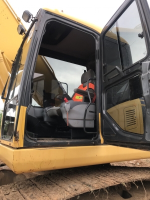ขายด่วน!! KOMATSU PC200-7 สภาพสวยค่ะ ขายด่วน!! KOMATSU PC200-7 สภาพสวยค่ะ