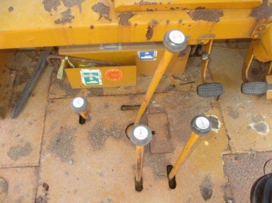 ขายรถบด 9 ล้อ DYNAPAC CP20 เครื่องยนต์ ISUZU 6BG1 FROM JAPAN สภาพพร้อมใช้งาน สนใจติดต่อ 063-9316985 ID LINE : 0639316985 ครับ ขายรถบด 9 ล้อ DYNAPAC CP20 เครื่องยนต์ ISUZU 6BG1 FROM JAPAN สภาพพร้อมใช้งาน สนใจติดต่อ 063-9316985 ID LINE : 0639316985 ครับ