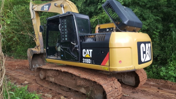 ขาย แบคโฮ CAT 318D2 L ออกห้างมือเดียวปี 58 รถสวยเต็มทุกระบบ ใช้งานน้อยแค่ 6,XXX ชม. เอกสารสัญญาซื้อขายจากบริษัท
