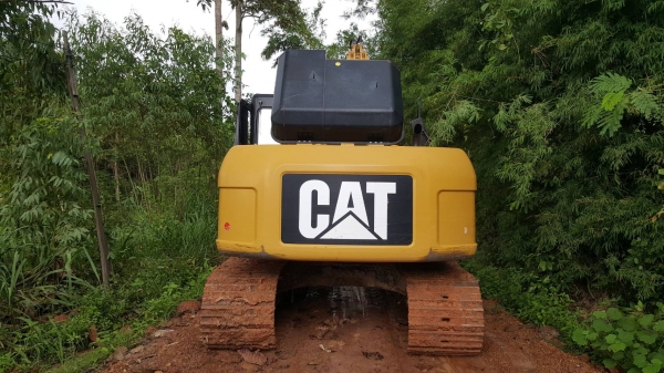 ขาย แบคโฮ CAT 318D2 L ออกห้างมือเดียวปี 58 รถสวยเต็มทุกระบบ ใช้งานน้อยแค่ 6,XXX ชม. เอกสารสัญญาซื้อขายจากบริษัท