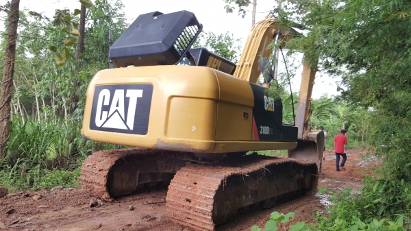 ขาย แบคโฮ CAT 318D2 L ออกห้างมือเดียวปี 58 รถสวยเต็มทุกระบบ ใช้งานน้อยแค่ 6,XXX ชม. เอกสารสัญญาซื้อขายจากบริษัท