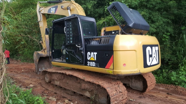 ขาย แบคโฮ CAT 318D2 L ออกห้างมือเดียวปี 58 รถสวยเต็มทุกระบบ ใช้งานน้อยแค่ 6,XXX ชม. เอกสารสัญญาซื้อขายจากบริษัท