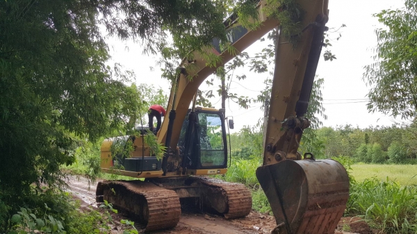 ขาย แบคโฮ CAT 318D2 L ออกห้างมือเดียวปี 58 รถสวยเต็มทุกระบบ ใช้งานน้อยแค่ 6,XXX ชม. เอกสารสัญญาซื้อขายจากบริษัท