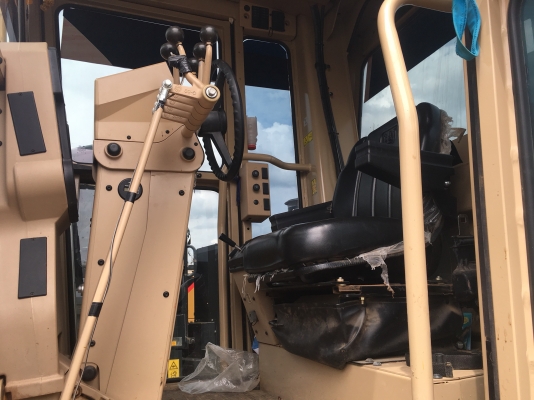 รถเกรด CAT.140 K ทำงาน 2 พันกว่า ชม.เอกสารเล่มทะเบียนราคา 4,700,000