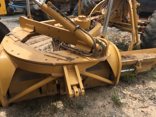 รถเกรด CAT.140 K ทำงาน 2 พันกว่า ชม.เอกสารเล่มทะเบียนราคา 4,700,000