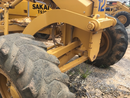 รถเกรด CAT.140 K ทำงาน 2 พันกว่า ชม.เอกสารเล่มทะเบียนราคา 4,700,000