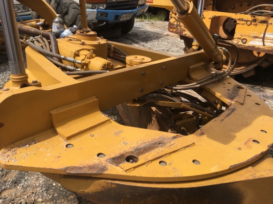 รถเกรด CAT.140 K ทำงาน 2 พันกว่า ชม.เอกสารเล่มทะเบียนราคา 4,700,000