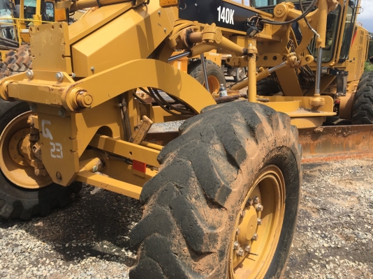 รถเกรด CAT.140 K ทำงาน 2 พันกว่า ชม.เอกสารเล่มทะเบียนราคา 4,700,000