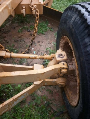 ขาย 295,000 รถเกรด KOMATSU GD 305 M เครื่องดี เกียร์ดี รถบบไฮดอร์ลิคแรง ยางดี รถพร้อมใช้ราคาถูก รถอยู่ สระแก้ว 090-772-3710 090-772-3708