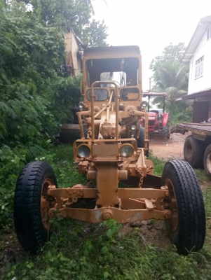 ขาย 295,000 รถเกรด KOMATSU GD 305 M เครื่องดี เกียร์ดี รถบบไฮดอร์ลิคแรง ยางดี รถพร้อมใช้ราคาถูก รถอยู่ สระแก้ว 090-772-3710 090-772-3708