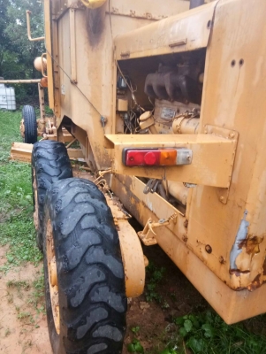 ขาย 295,000 รถเกรด KOMATSU GD 305 M เครื่องดี เกียร์ดี รถบบไฮดอร์ลิคแรง ยางดี รถพร้อมใช้ราคาถูก รถอยู่ สระแก้ว 064-191-1112