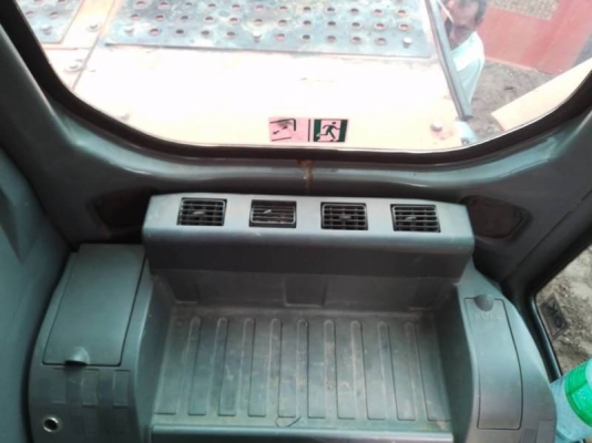 ขาย 1,950,000 แบคโฮบูมยาว 18 ม. HITACHI ZX 210-1 LC บูมยาว 6,000 ชม.เต็มสุดๆ ห้องโดยสารยังมีกลิ่นใหม่อยู่เลย เอกสารเล่ม  รถสวยพร้อมใช้เอกสารพร้อมโอน รถอยู่ ปทุมธานี สามโคก 064-191-1112