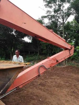 ขาย 1,950,000 แบคโฮบูมยาว 18 ม. HITACHI ZX 210-1 LC บูมยาว 6,000 ชม.เต็มสุดๆ ห้องโดยสารยังมีกลิ่นใหม่อยู่เลย เอกสารเล่ม  รถสวยพร้อมใช้เอกสารพร้อมโอน รถอยู่ ปทุมธานี สามโคก 064-191-1112