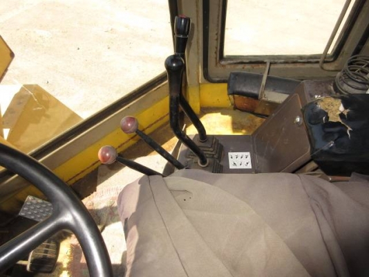 เปิดจองครับ KOMATSU WA200-1 นำเข้าจากญี่ปุ่น โทร.090-986-2521 อ๊อบ