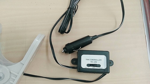 ขายพัดลมติดในรถบรรทุกหรือรถยนต์ 12 V / 24 V แบบหนีบและแบบเสียบ ขายพัดลมติดในรถบรรทุกหรือรถยนต์ 12 V / 24 V แบบหนีบและแบบเสียบ
