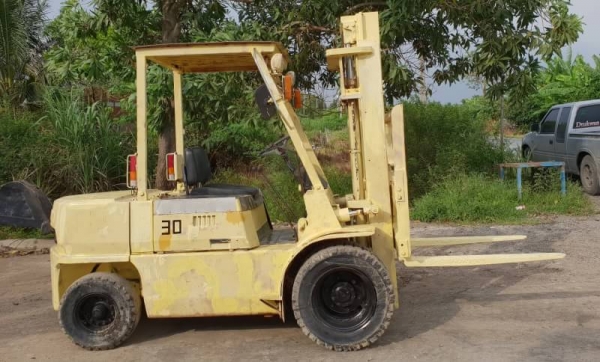 ขายด่วนรถยกดีเซลMITSUBISHI FD30-18 ยก3ตันเพาเวอรเสาสูง3เมตรยกให้ดูของหนัก3ตันสบายๆๆจริงๆวิ่งให้ดูจริงๆรถนอกนำเข้ายังไม่เคยใช้งานในเมืองไทยเลย