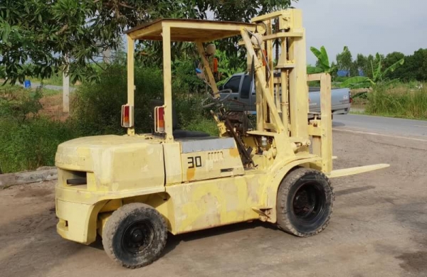 ขายด่วนรถยกดีเซลMITSUBISHI FD30-18 ยก3ตันเพาเวอรเสาสูง3เมตรยกให้ดูของหนัก3ตันสบายๆๆจริงๆวิ่งให้ดูจริงๆรถนอกนำเข้ายังไม่เคยใช้งานในเมืองไทยเลย