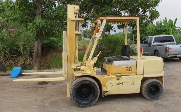 ขายด่วนรถยกดีเซลMITSUBISHI FD30-18 ยก3ตันเพาเวอรเสาสูง3เมตรยกให้ดูของหนัก3ตันสบายๆๆจริงๆวิ่งให้ดูจริงๆรถนอกนำเข้ายังไม่เคยใช้งานในเมืองไทยเลย