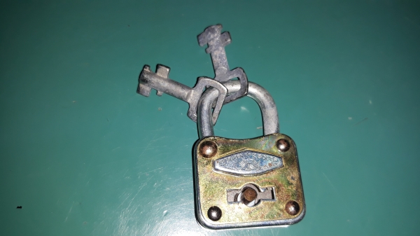 ขายแม่กุญแจตราตาขนาด30MM. MADE IN GERMANY.เก่าเก็บ