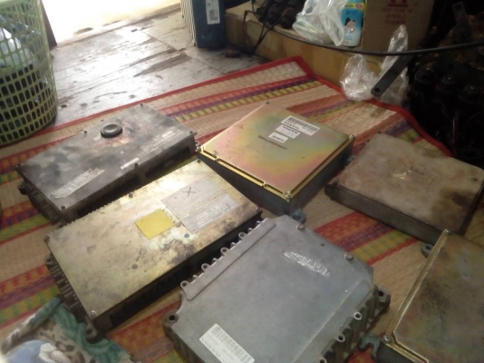 ขายกล่องไฟและหน้าจอรถแมคโค  โทรมาสอบถามได้ครับ