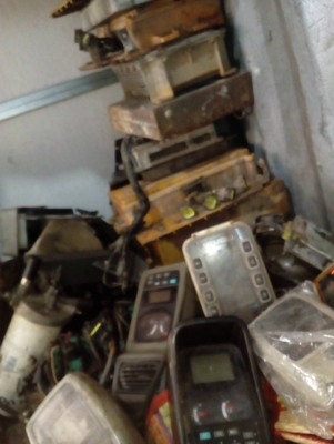 ขายกล่องไฟและหน้าจอรถแมคโค  โทรมาสอบถามได้ครับ