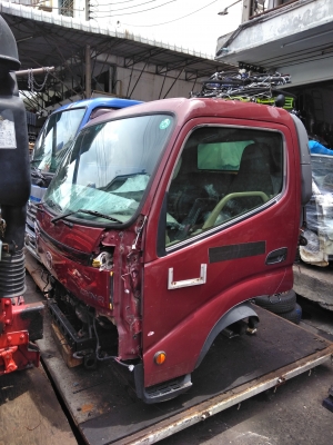 หัวเก๋ง hino dutro กว้าง