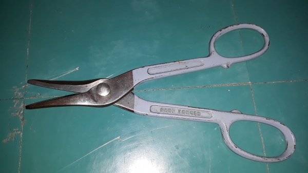 ขายกรรไกรตัดแผ่นเหล็กWISS MADE IN USA.ใหม่เก่าเก็บ