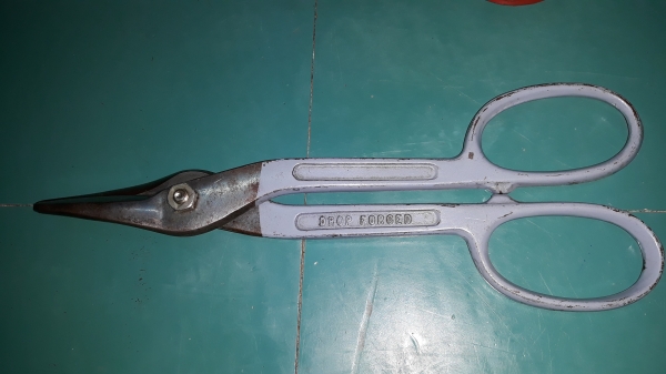 ขายกรรไกรตัดแผ่นเหล็กWISS MADE IN USA.ใหม่เก่าเก็บ